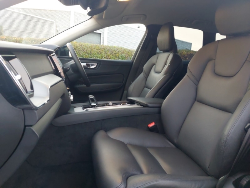 Used Volvo XC60 2023 for sale - 77142833: Photo 5