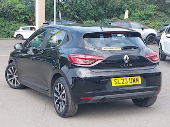 Used Renault Clio 2023 for sale - 76700333: Photo
