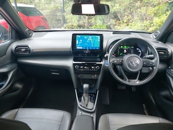 Used Toyota Yaris Cross 2022 for sale - 76115947: Photo 2