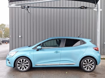 Used Renault Clio 2020 for sale - 76555915: Photo