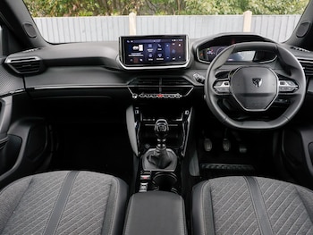 Used Peugeot 2008 2024 for sale - 76578650: Photo