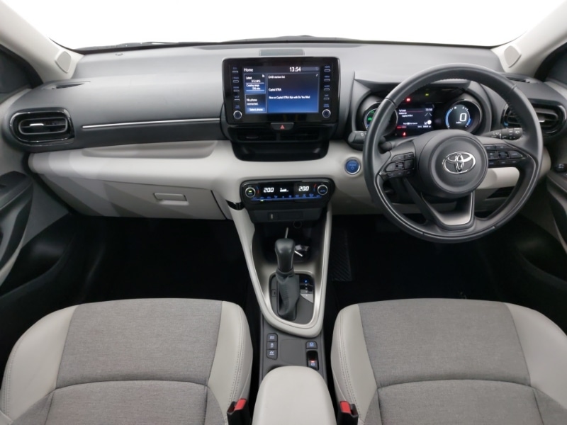 Used Toyota Yaris 2021 for sale - 76325282: Photo 2