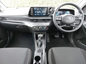 Used Hyundai i20 2023 for sale - 75893304: Photo