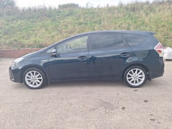 Used Toyota Prius+ 2020 for sale - 76465818: Photo