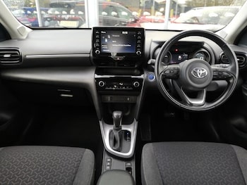 Used Toyota Yaris Cross 2022 for sale - 76742159: Photo