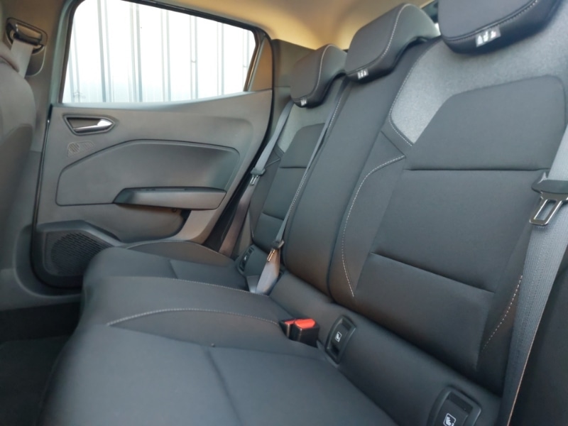 Used Renault Clio 2025 for sale - 76925375: Photo 6