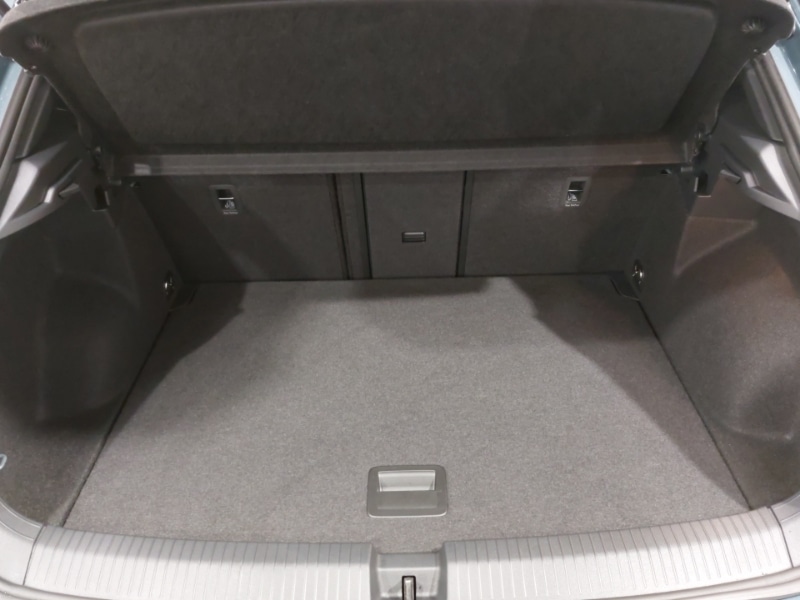 Used Volkswagen T-Roc 2025 for sale - 76970717: Photo 8