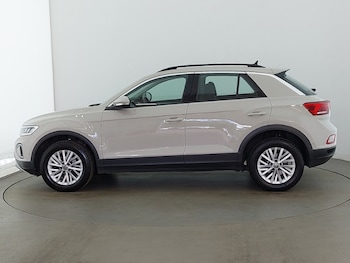 Used Volkswagen T-Roc 2022 for sale - 76366067: Photo