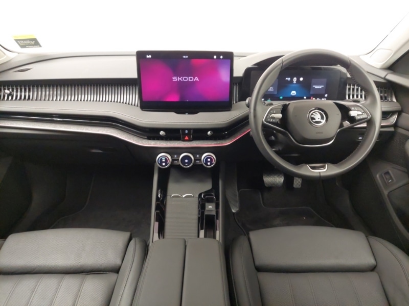 Used Skoda Superb 2024 for sale - 76492608: Photo 2