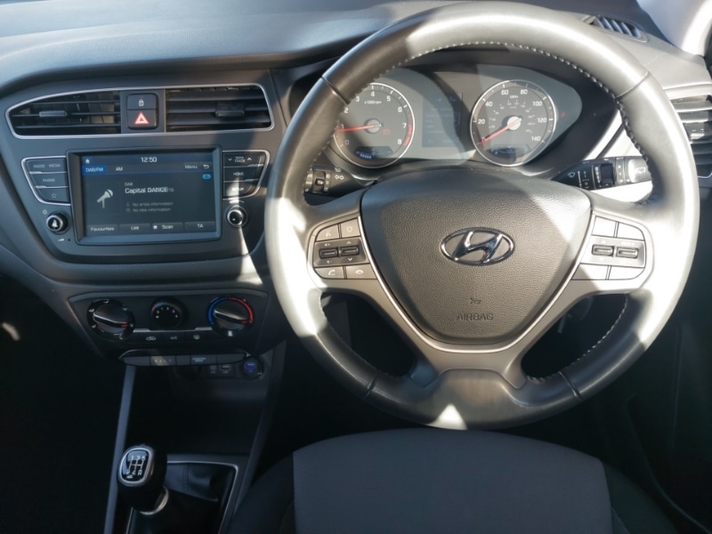 Used Hyundai Genesis 2020 for sale - 76397609: Photo 2