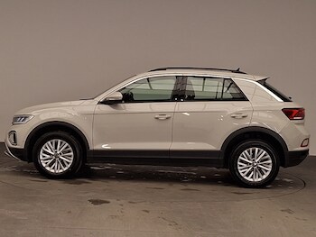 Used Volkswagen T-Roc 2022 for sale - 77073768: Photo