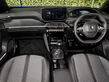 Used Peugeot 2008 2024 for sale - 76258847: Photo 2