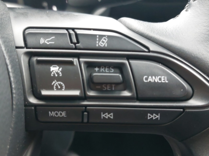 Used Toyota Yaris Cross 2023 for sale - 77645497: Photo 12