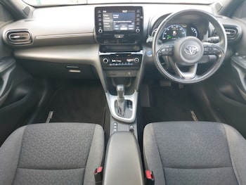 Used Toyota Yaris Cross 2023 for sale - 77986613: Photo