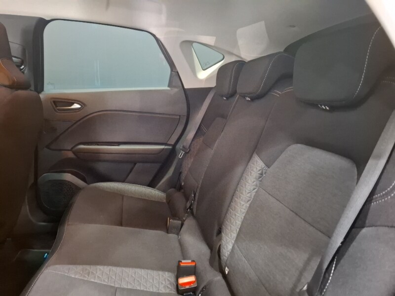 Used Renault Captur 2023 for sale - 77933765: Photo 6
