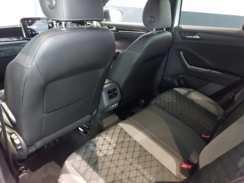 Used Volkswagen T-Roc 2023 for sale - 77682725: Photo 6