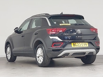 Used Volkswagen T-Roc 2023 for sale - 77912002: Photo