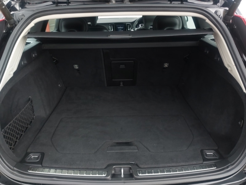 Used Volvo V60 2023 for sale - 77380412: Photo 8