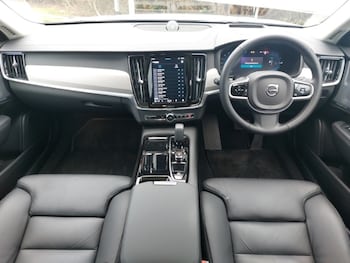 Used Volvo V90 2025 for sale - 77874984: Photo