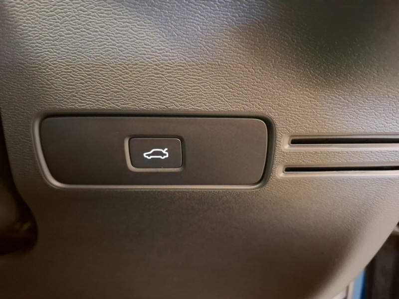 Used Volvo XC40 2024 for sale - 76347726: Photo 10