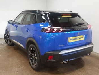 Used Peugeot 2008 2021 for sale - 76952067: Photo