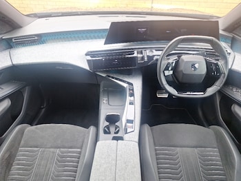 Used Peugeot 3008 2024 for sale - 77015094: Photo