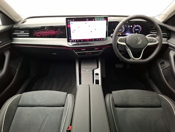 Used Volkswagen Passat 2024 for sale - 75933309: Photo