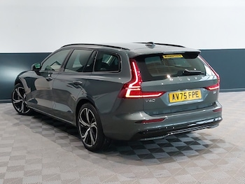 Used Volvo V60 2025 for sale - 77913082: Photo