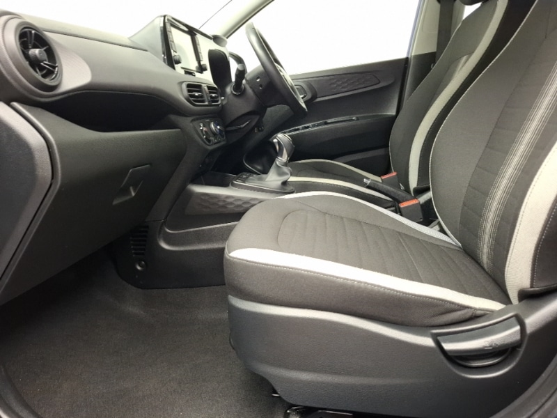 Used Hyundai i10 2023 for sale - 77020808: Photo 5