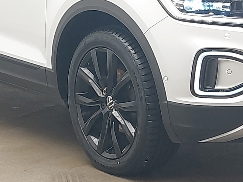 Used Volkswagen T-Roc 2023 for sale - 76799887: Photo 9