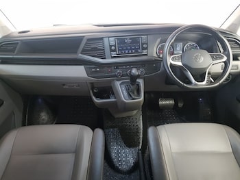 Used Volkswagen Transporter 2022 for sale - 76502532: Photo