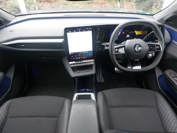 Used Renault Scenic E-Tech 2024 for sale - 76837904: Photo