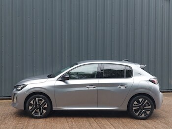 Used Peugeot 208 2025 for sale - 76483688: Photo