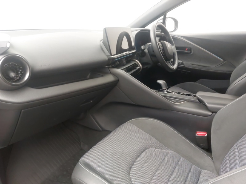 Used Toyota C-HR 2024 for sale - 76354020: Photo 5