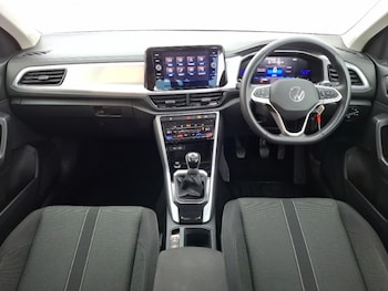 Used Volkswagen T-Roc 2023 for sale - 76407873: Photo