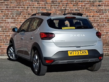 Used Dacia Sandero Stepway 2023 for sale - 76411104: Photo