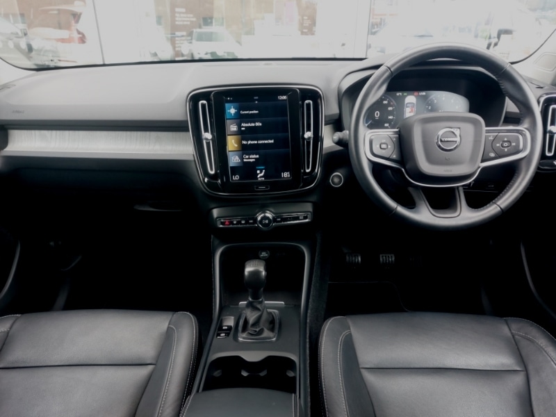 Used Volvo XC40 2021 for sale - 76479392: Photo 2