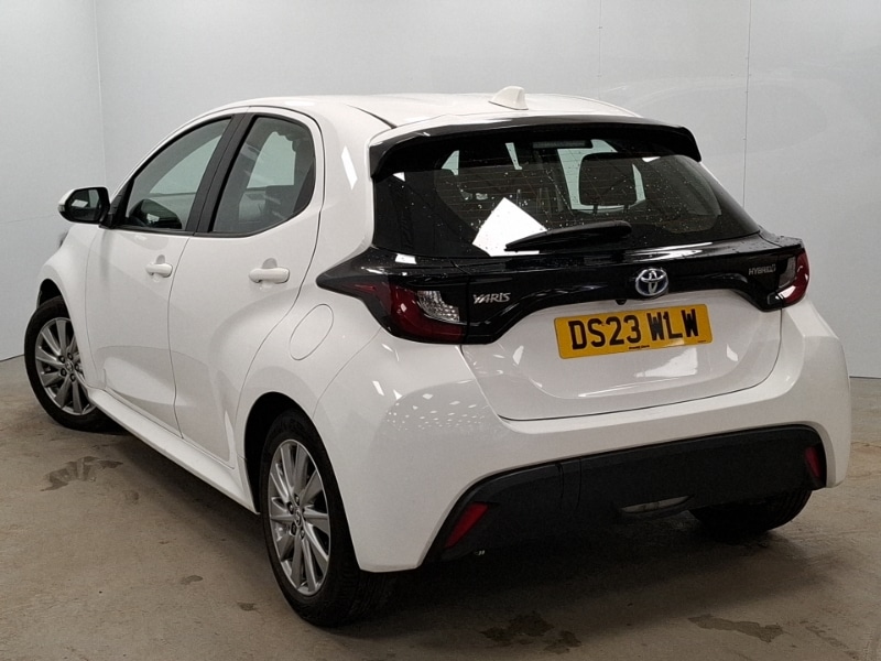 Used Toyota Yaris 2023 for sale - 77025040: Photo 3
