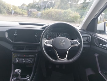 Used Volkswagen T-Cross 2022 for sale - 76150315: Photo 2
