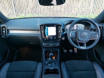 Used Volvo XC40 2022 for sale - 76837859: Photo