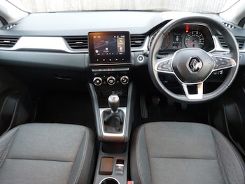 Used Renault Captur 2022 for sale - 76708340: Photo