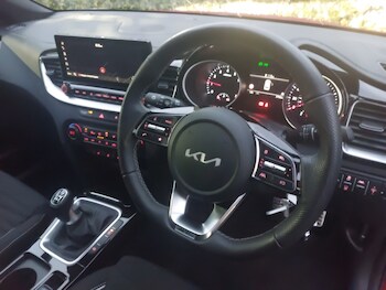 Used Kia Ceed 2025 for sale - 77495653: Photo