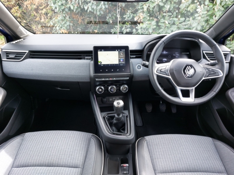 Used Renault Clio 2024 for sale - 77531650: Photo 2