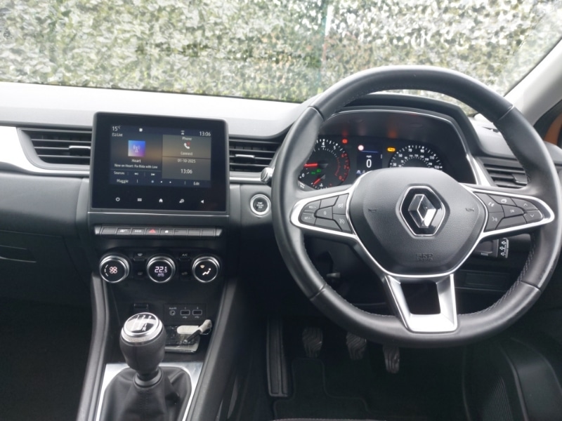 Used Renault Captur 2021 for sale - 76446343: Photo 2