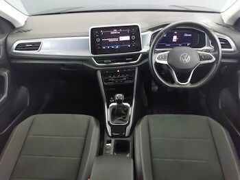 Used Volkswagen T-Roc 2023 for sale - 77924532: Photo
