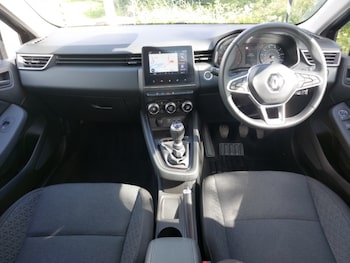 Used Renault Clio 2022 for sale - 75640060: Photo