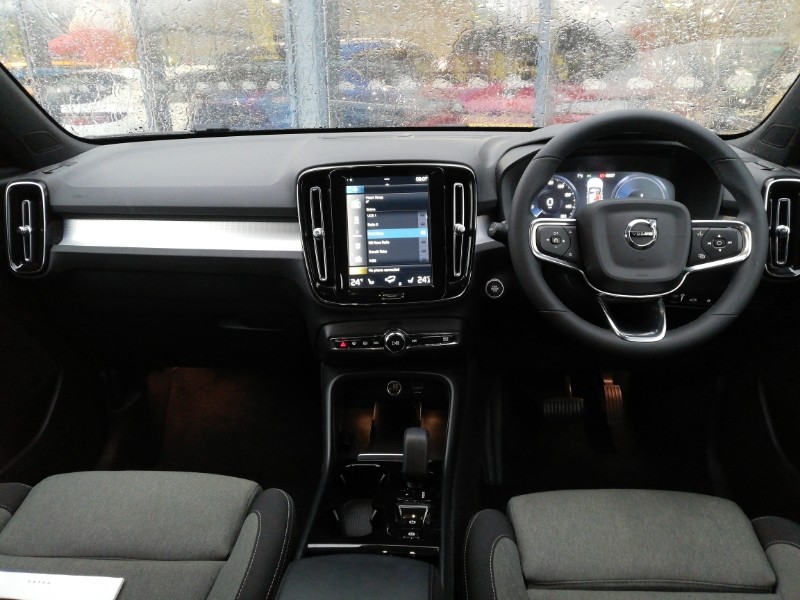 Used Volvo XC40 2022 for sale - 77304682: Photo 2