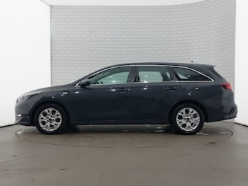 Used Kia Ceed 2022 for sale - 76610450: Photo