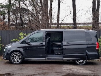 Used Mercedes-Benz V-Class 2023 for sale - 77556415: Photo