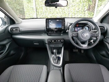 Used Toyota Yaris 2023 for sale - 77913354: Photo